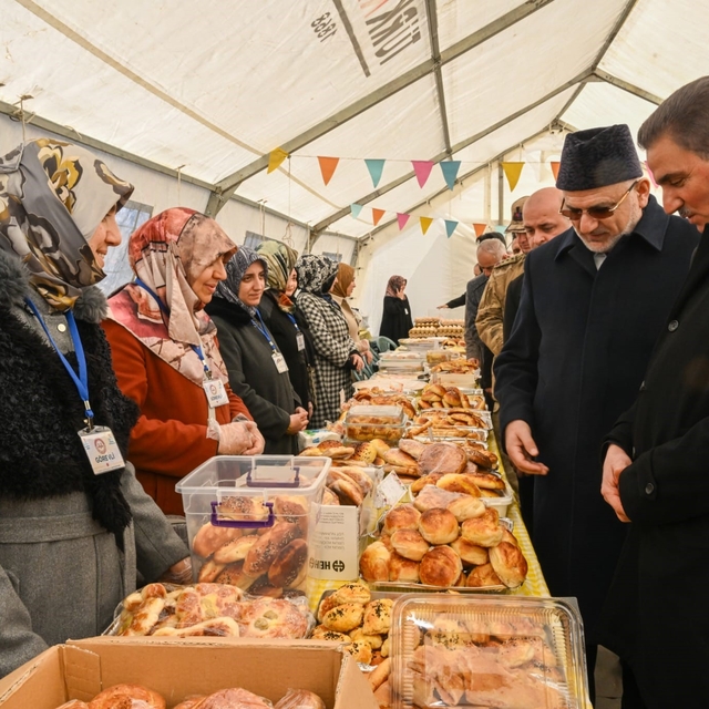 Hayır çarşısı bu kez  "İki İnsan Bir Hayat" için açıldı