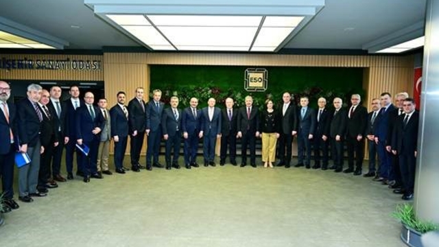 Eskişehir Kalkınma Platformu Toplantısı ESO'da yapıldı
Şehrin ekonomik ve sosyal kalkınmasına ivme kazandıracak stratejik başlıklar ele alındı