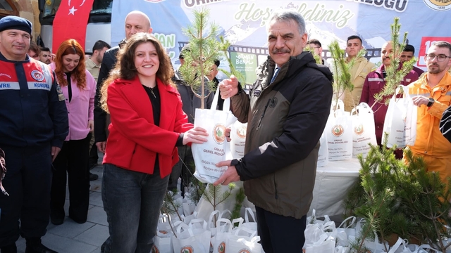 Yozgat'ta 4 bin 500 adet fidan dağıtıldı