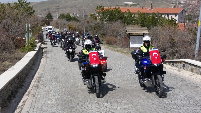 Motosiklet tutkunları Çamlık Milli Parkı'nda buluştu