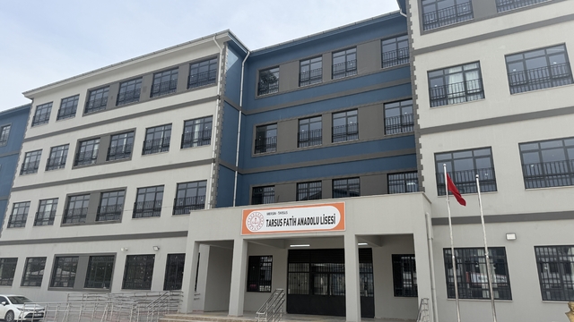 Mersin'de bir lise öğrencisi silahla yakalandı