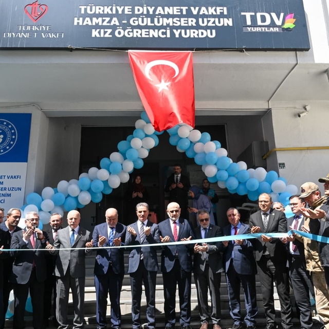 Erzurum'da yükseköğrenim kız yurdu törenle açıldı