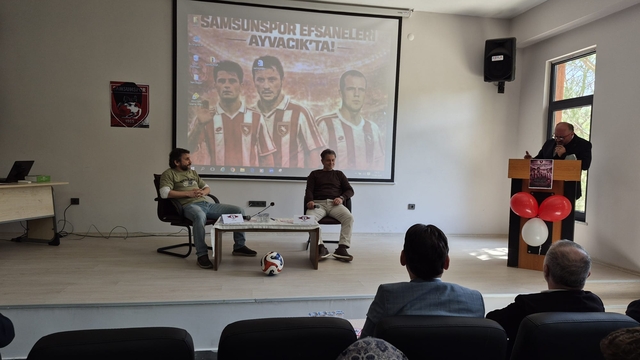 Eski Samsunsporlu futbolcular Ayvacık'ta öğrencilerle buluştu