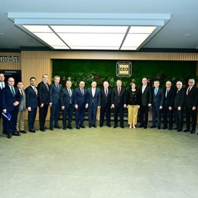 Eskişehir Kalkınma Platformu Toplantısı ESO'da yapıldı
Şehrin ekonomik ve s...