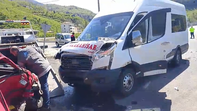 Giresun'da trafik kazaları: 1 ölü, 6 yaralı
