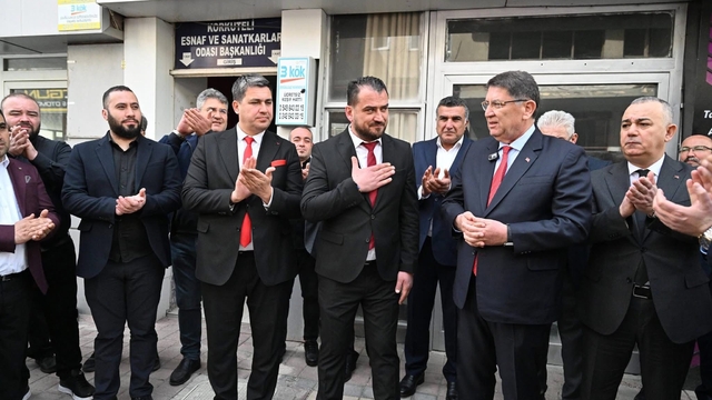 Başkan Dere, oda ziyaretlerine Korkuteli ve Elmalı'da devam etti
TESK Genel Başkan Vekili ve AESOB Başkanı Adlıhan Dere: "Gücümüz birlikten' diyerek omuz omuza yol yürüyoruz"