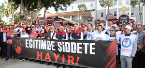 Şanlıurfa ve Kahramanmaraş'taki okul saldırıları Antalya'da protesto edildi
