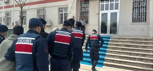 Yurt dışına kaçmaya çalışan 3 şüpheliye gözaltı (2)