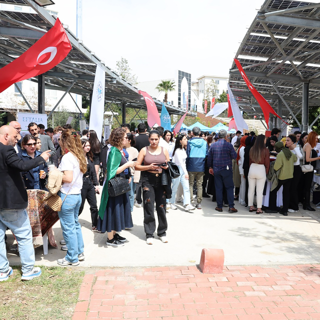 ALKÜ'nün "Sektör-Öğrenci Buluşması" etkinliği başladı