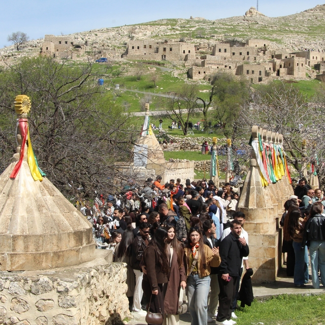Şırnak'ta Ezidiler 'Çarşema Sor Bayramı'nı festival havasında kutladı