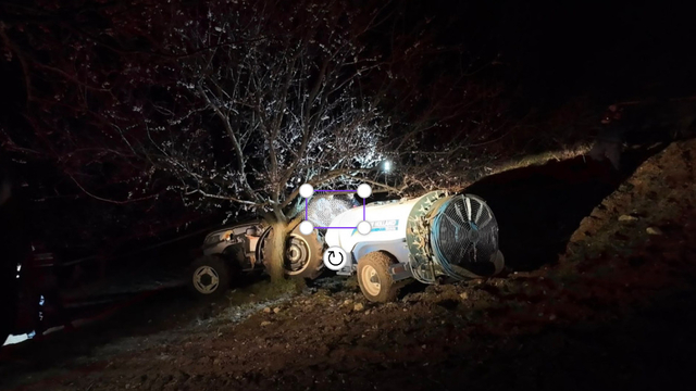 Malatya'da traktör ile kayısı ağacı arasında kalan sürücü öldü