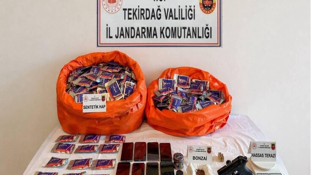 Tekirdağ merkezli uyuşturucu operasyonunda yakalanan 8 zanlı tutuklandı