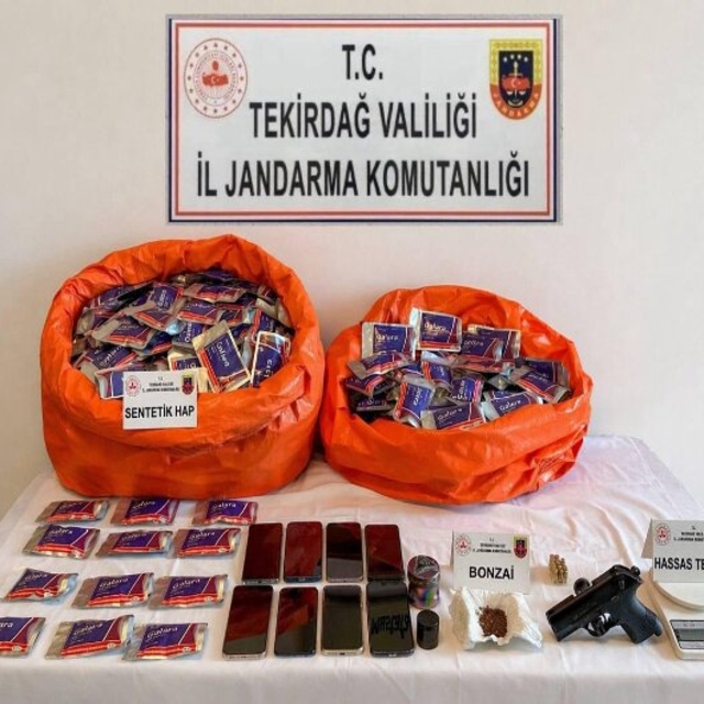 Tekirdağ merkezli uyuşturucu operasyonunda yakalanan 8 zanlı tutuklandı