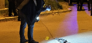 Polisle 3 sokak boyunca çatıştı, okul önünde vurularak etkisiz hale getirildi... Korku dolu anlar kamerada Aksiyon filmi sahnelerini aratmayan görüntüler saniye saniye kaydedildi