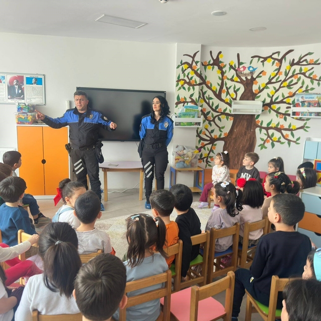 Toplum Destekli Polislikten öğrencilere eğitim