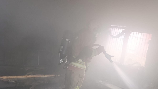 Reyhanlı'da yanan ev kullanılmaz hale geldi