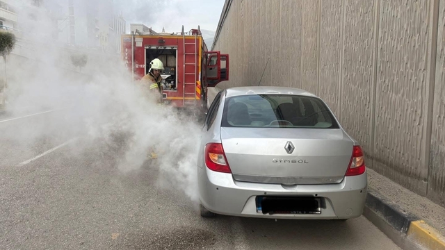 İskenderun'da otomobil yangını