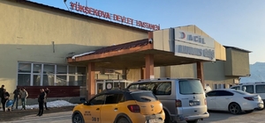 Yüksekova'da zehirlenme şüphesiyle 12 öğrenci hastaneye kaldırıldı