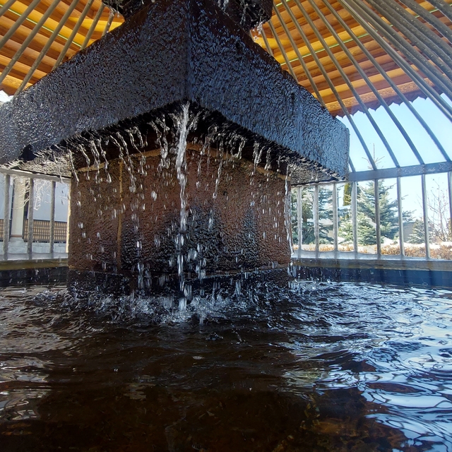 Erzurum'da "dört mevsim" bir arada: Bir yanda kar esareti, bir yanda Paland...