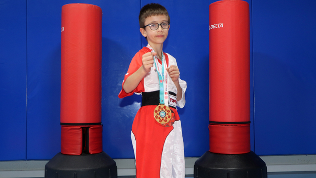 9 yaşındaki Yiğit Efe'nin hedefi, kick boksta Avrupa ve dünya şampiyonluğu