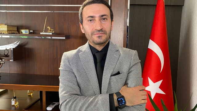 İzmirli avukat dolandırıcılık kurbanı oldu
Dolandırıcılar İzmirli avukatın fotoğrafıyla vatandaşları tuzağa düşürmeye çalıştı