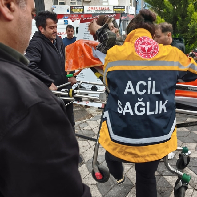 Burdur'da çay bahçesinde bıçaklı kavga: 1 yaralı