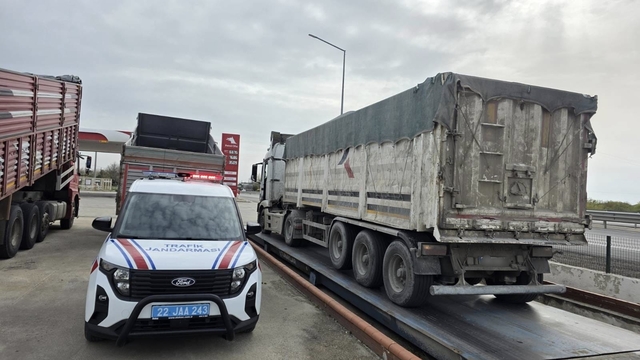 Taşıma sınırını aşan 2 kamyon işletenine toplam 120 bin lira ceza