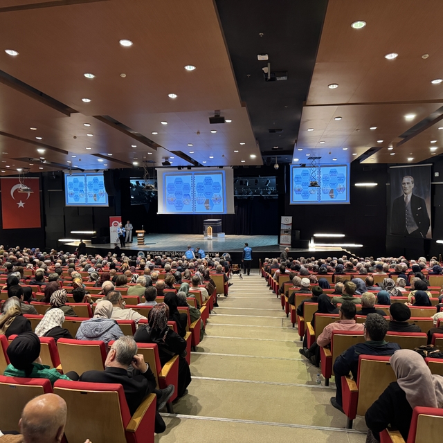 Kayseri'de bin 771 hacı adayına eğitim semineri verildi
İl Müftüsü Durmuş A...
