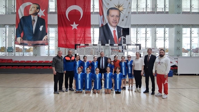 Bilecik'te Okul Sporları Hentbol Küçük Kızlar Yarı Final Grup Müsabakaları başladı