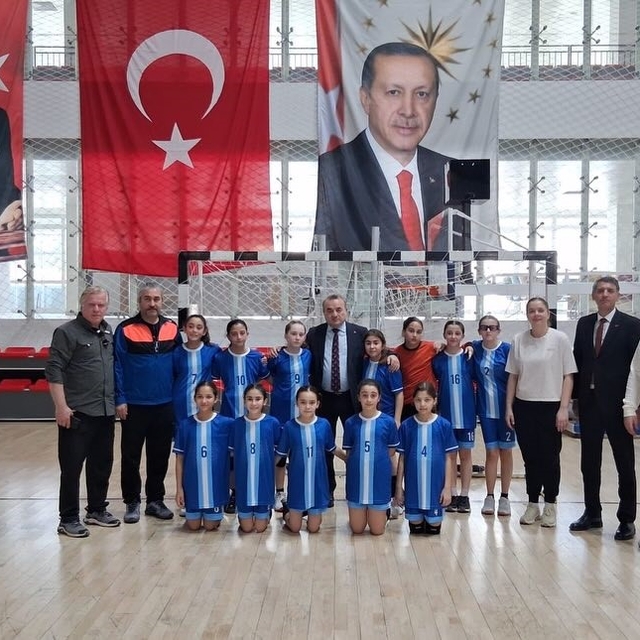 Bilecik'te Okul Sporları Hentbol Küçük Kızlar Yarı Final Grup Müsabakaları...