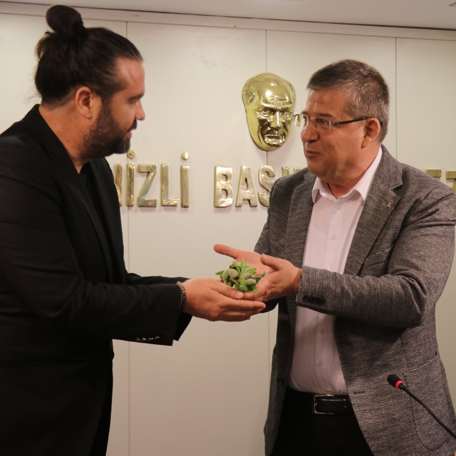 AK Parti İl Başkanı Subaşıoğlu; "Siyasilerin toplumla kurduğu en güçlü köpr...