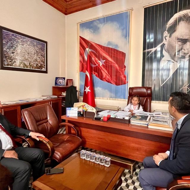 Başkan Yıldırımkaya öğrencileri makamında ağırladı