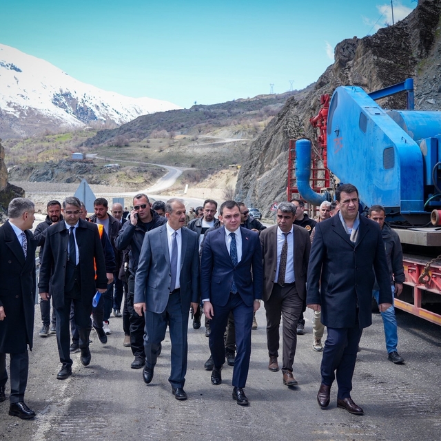 Vali Taşyapan heyelan bölgesinde