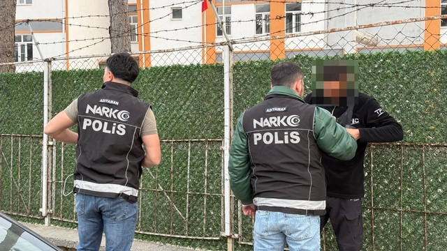 Adıyaman'daki okul önlerinde sıkı denetim