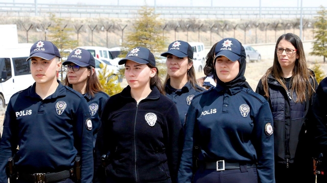 Polis Okulu Yerleşkesinde fidanlar toprakla buluşturuldu