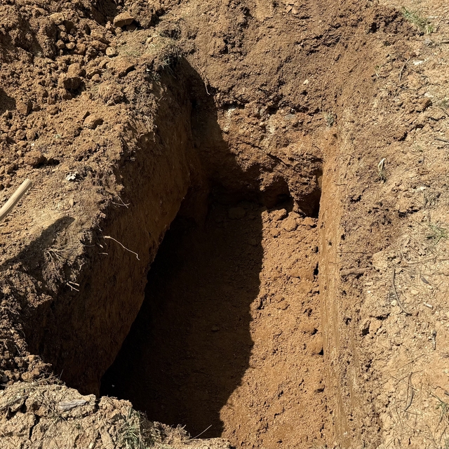 Saldırıda ölen öğretmenin defnedileceği mezar yeri görüntülendi