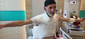 Güneş enerji sistemindeki arızayı tamir ederken üzerine dökülen sıcak su vü...