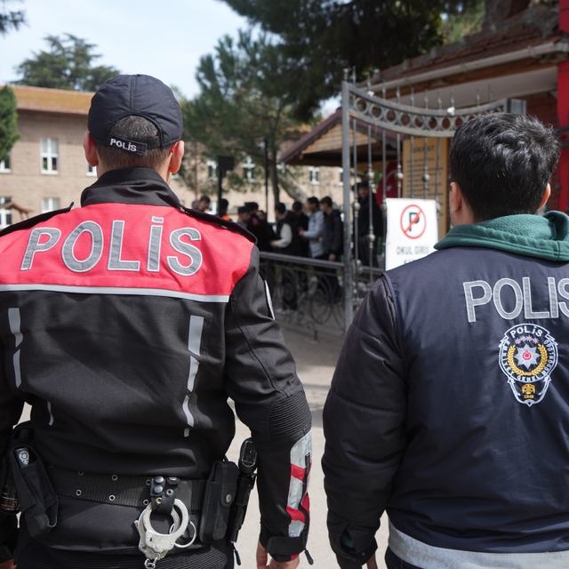 Silahlı saldırı olaylarının ardından Kocaeli'de polisten güvenlik mesaisi
K...