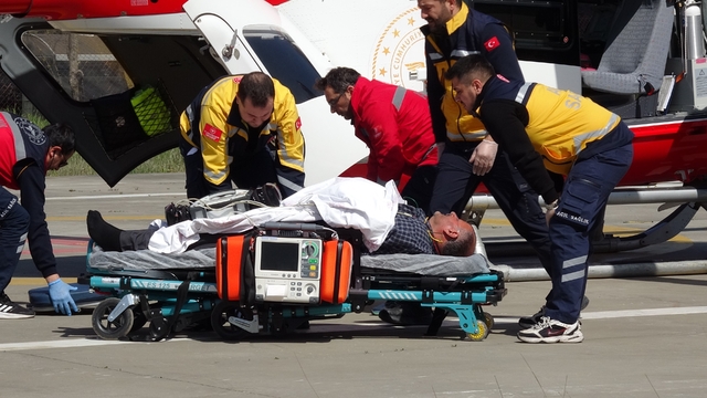 Ambulans helikopter zamanla yarıştı, kalp krizi geçiren hasta hayata tutundu