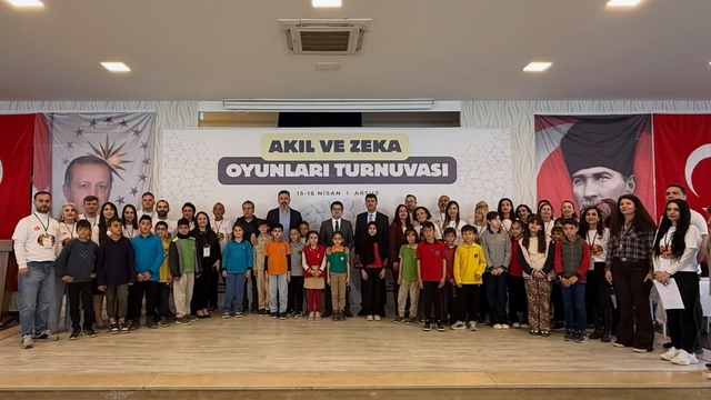 Arsuz'da akıl ve zeka oyunları turnuvası başladı