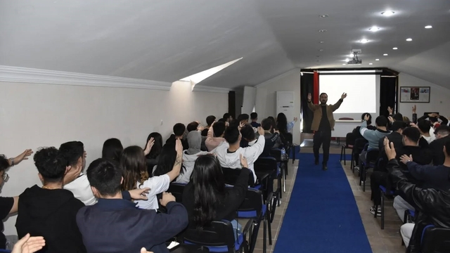 Köyceğiz'de 'Sağlıklı Gençlik' semineri