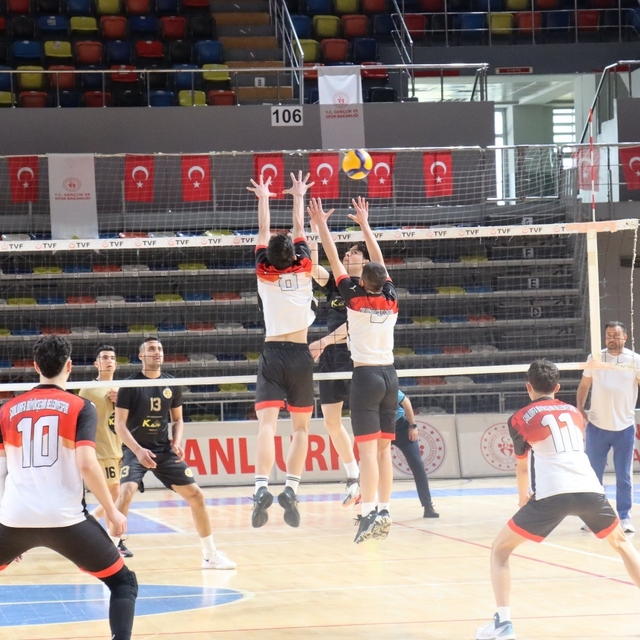 Şanlıurfa Büyükşehir Belediyesi genç erkekler voleybol takımı filede iddial...
