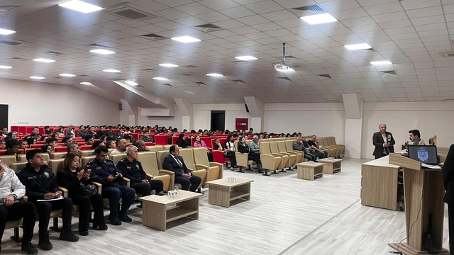 Seydikemer'de öğrencilere siber güvenlik semineri
