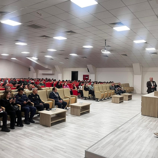 Seydikemer'de öğrencilere siber güvenlik semineri