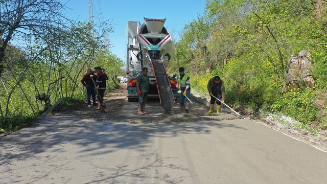 Ordu'da beton yol seferberliği sürüyor