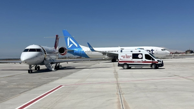 Vanlı iki çocuk için ambulans uçak havalandı