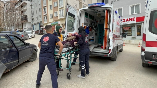 Bilecik'te trafik kazası, 2 kişi yaralandı