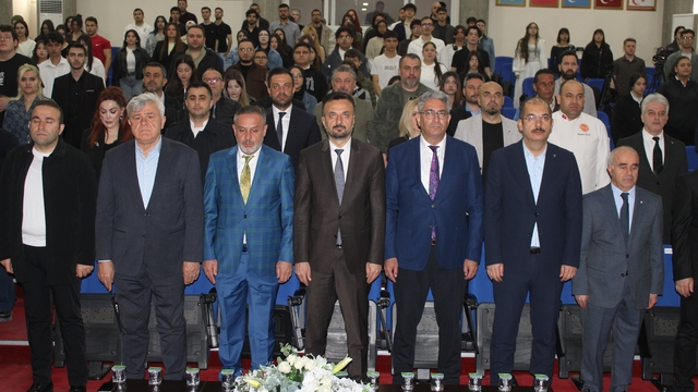 Kayseri pastırması, Bulgaristan'a rağmen tescillendi
KTO Yönetim Kurulu Üyesi Latif Başkal:
"Biz şehirlerle değil, ülkelerle mücadele ettik"