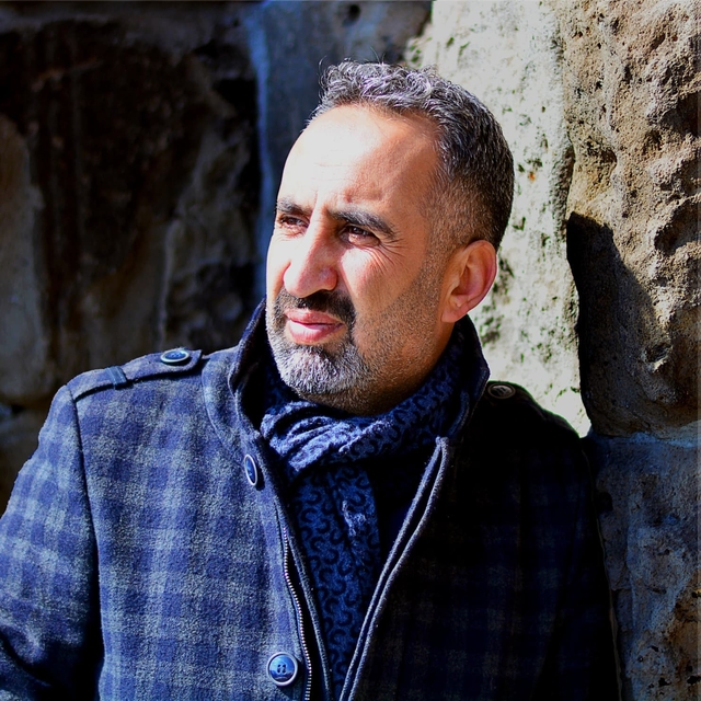 Eğitimci-yazar Alca'nın 'Nazenin-i Ruhum: Bir Yolculuğun Başlangıcı' kitabı...