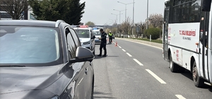 D-100'de karşıya geçmek isterken cipin çarptığı yaşlı adam ağır yaralandı